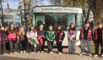 Hendek’te Öğrenciler Kan Bağışı Çalışmalarına Destek Verdiler