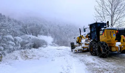 Hendek’in Kırsal Mahallelerinde Kar Mesaisi