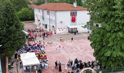 Hendek Ziya Gökalp İlkokulu’nda 23 Nisan Coşkusu Bugün Yaşandı