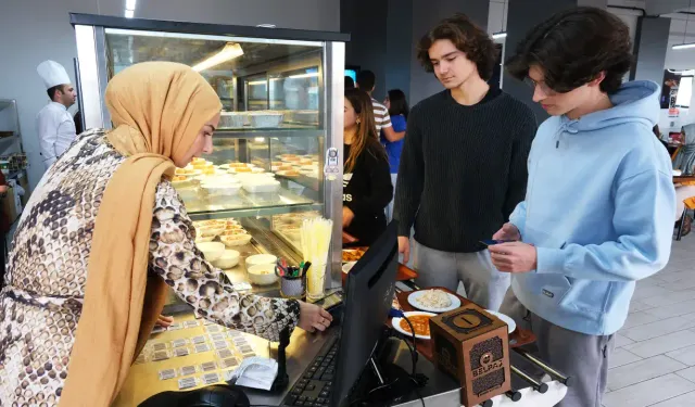 Sakarya da Üniversite öğrencilerine yönelik açılan Kampüs Öğrenci Lokantasına ilgi artıyor