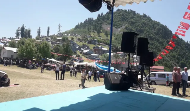 Hendek Dikmen Köyü Yayla Şenlikleri Coşkuyla Yapıldı