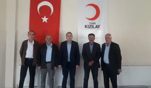 Hendek Kızılay Başkanı Birinci'ye Muhtarlar Ziyaret Etti