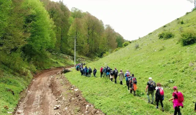 Yaylalar da  doğa yürüyüşü yaptılar