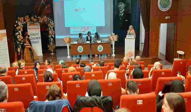 Hendek'te "Unutursam Hatırlat" Semineri Gerçekleştirildi