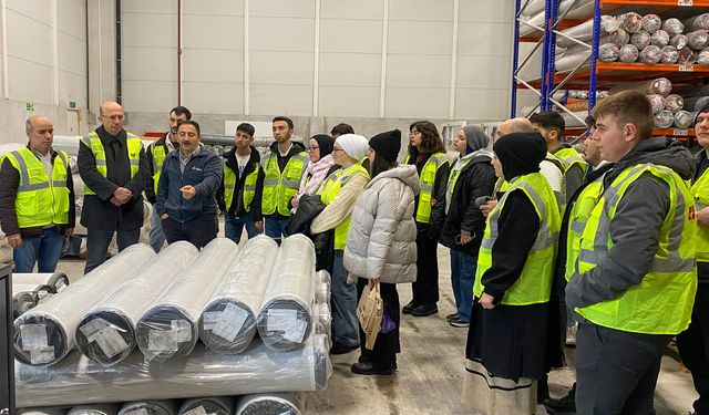 Hendek MYO Mobilya Fabrikasına Teknik Gezi Düzenledi