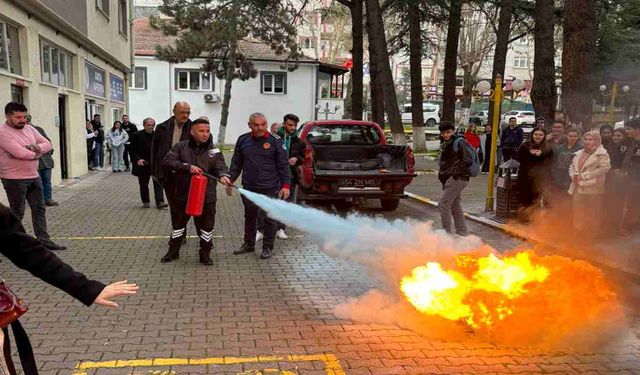 Hendek SUBÜ de Yangın Eğitimi Tatbikatı Gerçekleştirildi