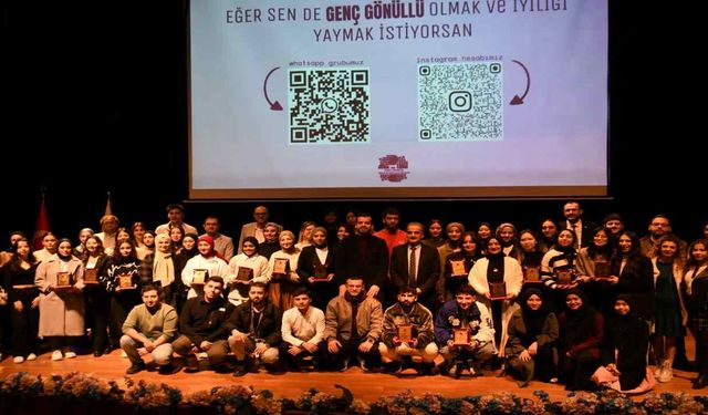 Sakarya'da Gençlik ve Gönüllülük Zirvesi Gerçekleşti