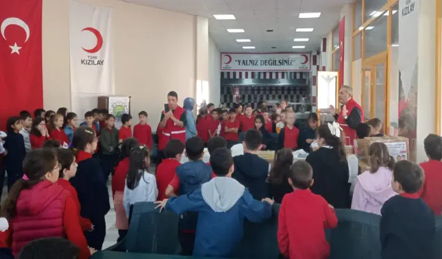 Hendek Noksel İlköğretim Öğrencilerinden Kızılay’a Anlamlı Ziyaret