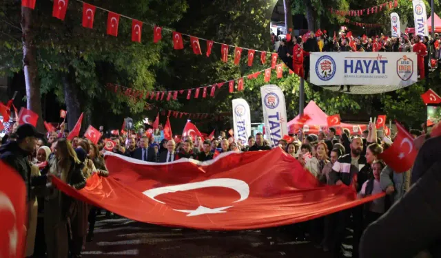 Hendek’te Hayat’tan Anlamlı Cumhuriyet Yürüyüşü Etkinliği