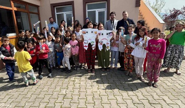 Dünya Romanlar Günü’nde Hendek’te anlamlı ziyaret