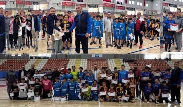 Hendek’te Küçük Erkekler Futsal İlçe Birinciliği tamamlandı