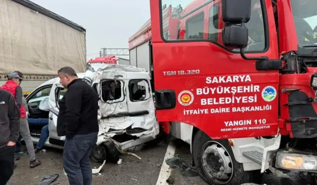Hendek İtfaiyesi Yangına Giderken Kaza Yaptı
