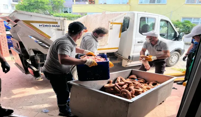 Hendek'te 1 Ton Bozuk Sucuk Ele Geçirildi: İşletme Mühürlendi