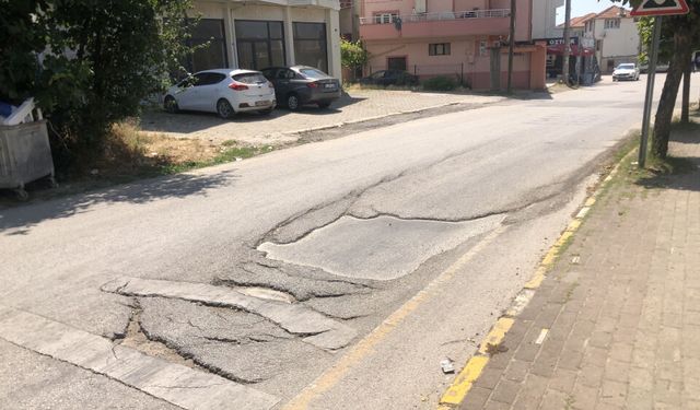 Bozuk Yol Trafik Güvenliğini Tehlikeye Atıyor