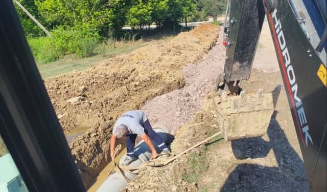 Fen İşleri Ekipleri Mahallelerde Çalışmalarını Sürdürüyor