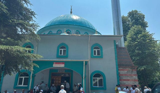 Kır Camii Mevlidi Bu Yılda Yüzlerce İnsanı Bir Araya Topladı