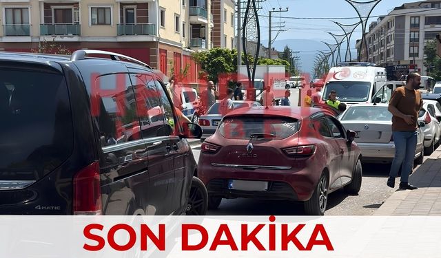 Yıldırım Bayezıd Caddesinde Kaza Küçük Bir Çocuğa Araba Çarptı