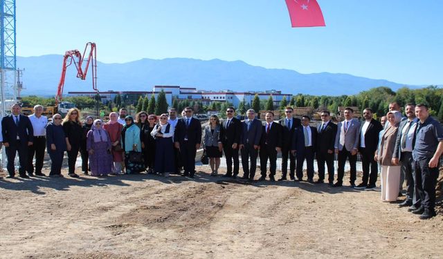 Hendek Yeni Adalet Sarayında Protokol İnşaat Alanını İnceledi