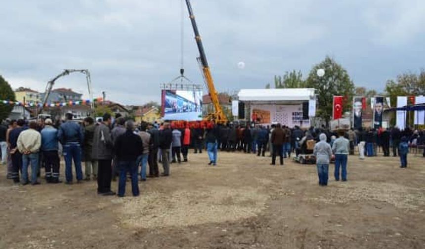 Hendek'te Kentsel Dönüşüm Temel Atma Törenleri