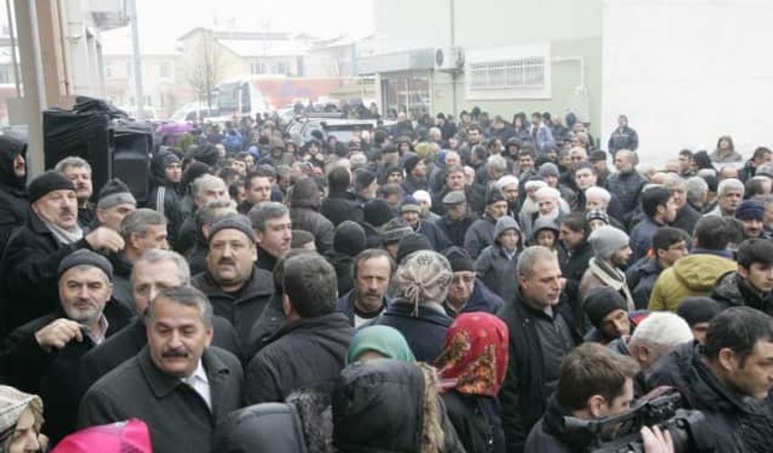 Hendek'in Başkanı Aday Adaylık Başvurusunu Yaptı