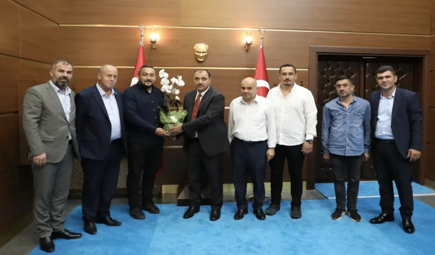 Muhtarlar Hendek'te Vatandaşların Talepleri İçin Vali nin kapısını çaldı