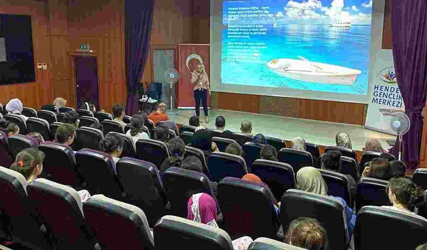 Hendek'te Dijital ve Sosyal Medya Bağımlılığı Semineri Düzenlendi