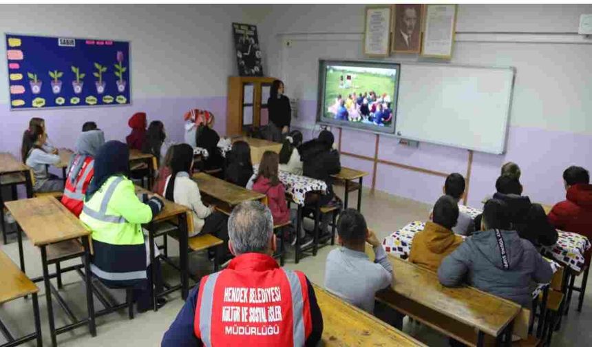 Belediyeden Hendek Dereköy İlkokulu’na Yerli Malı Haftası Ziyareti