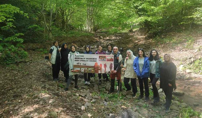 Hendek Öğretmen Akademisi'nden Doğayla İç İçe Yürüyüş Etkinliği