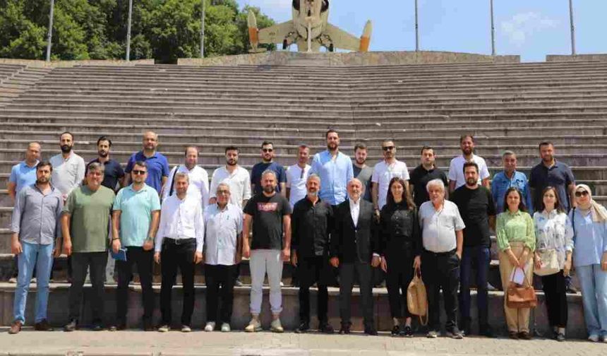 Hendek ilçede görev yapan mimar ve mühendislerle bir araya geldi