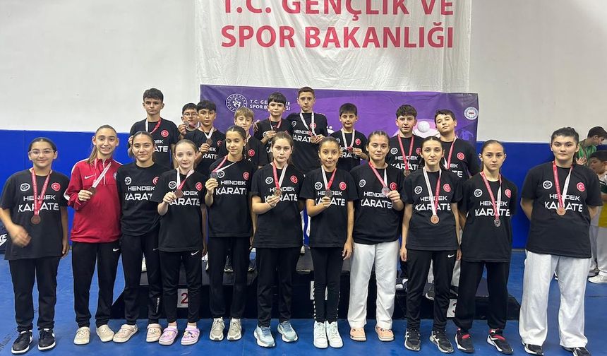 Hendek Olimpik Spor Karate Turnuvasından 72 madalya ile döndü