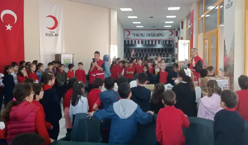 Hendek Noksel İlköğretim Öğrencilerinden Kızılay’a Anlamlı Ziyaret
