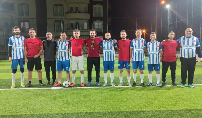 Hendek’te Öğretmenler Günü Turnuvası Heyecanı Devam Ediyor