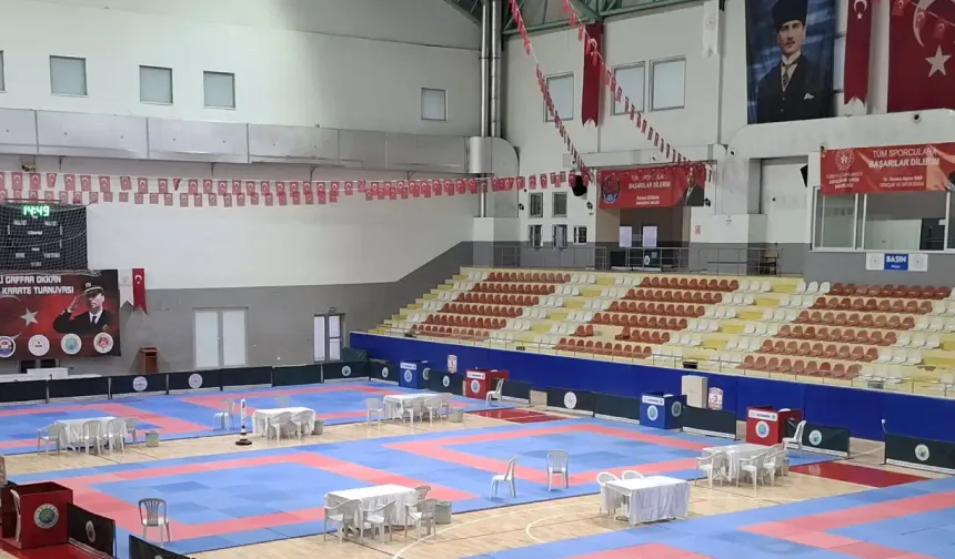 Hendek Spor Salonu’nda Son Hazırlıklar Tamamlandı