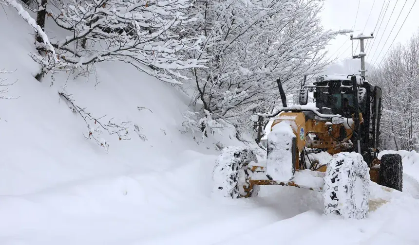 Hendek’te Kar Seferberliği :  Ekipler Yüksek Kesimlerde Teyakkuzda !