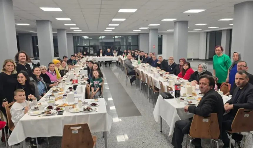 Hendek Meslek Yüksekokulu Ailesi Geleneksel Ramazan İftarında Bir Araya Geldi