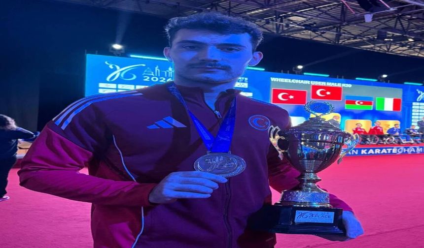 Hendek’te Şampiyon İçin Ödül Töreni Düzenleniyor