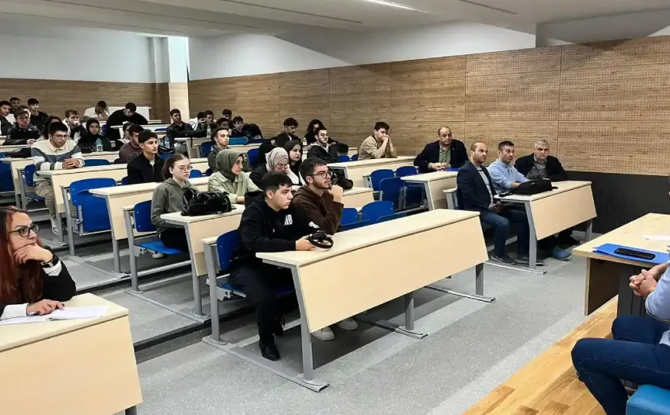 Hendek MYO’da “Elektrik ve Enerji Sektöründe Kariyer” Etkinliği Düzenlendi