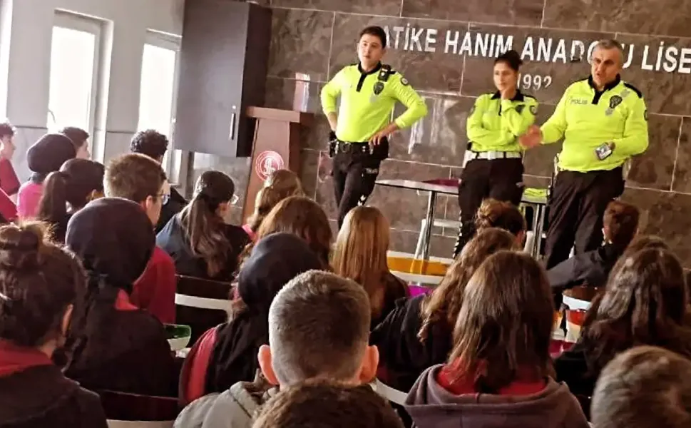 Hendek Atike Hanım Anadolu Lisesi’nde Trafik Güvenliği Semineri