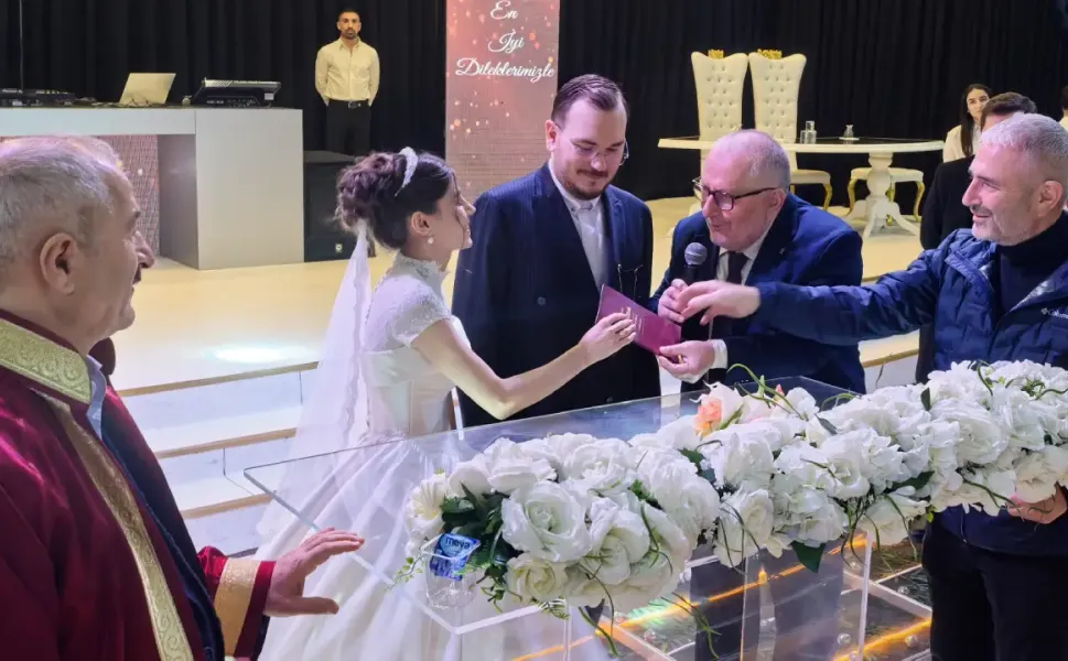 Hendek İlçe Başkanı Öz, Yeni Çiftlerin Mutluluğuna Şahitlik Etti