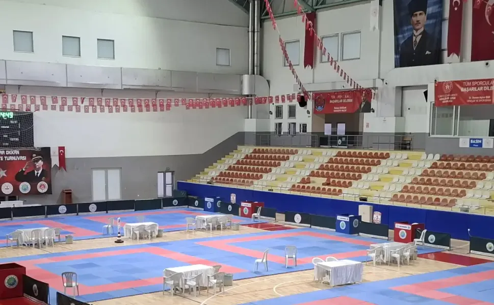 Hendek Spor Salonu’nda Son Hazırlıklar Tamamlandı