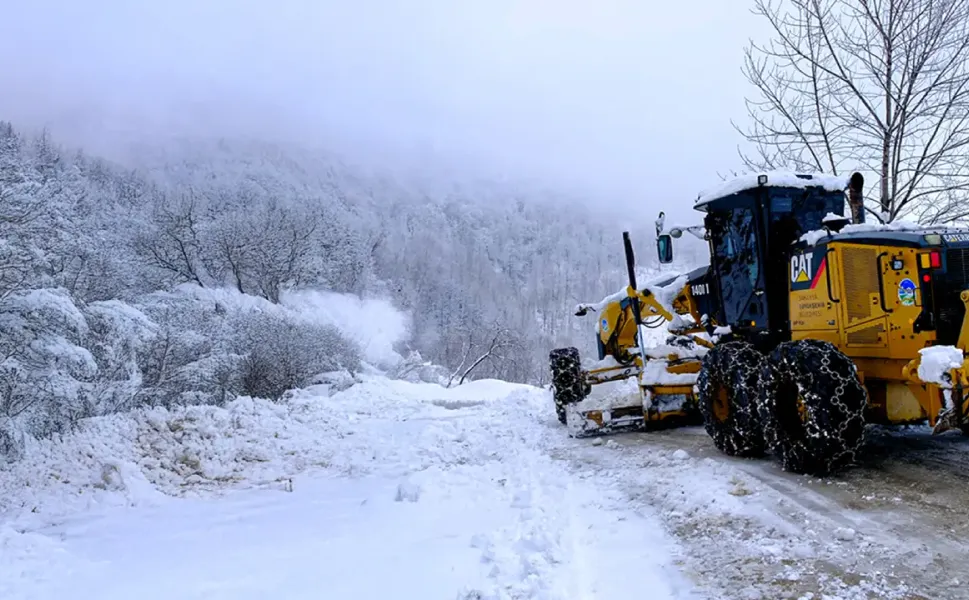 Hendek’in Kırsal Mahallelerinde Kar Mesaisi
