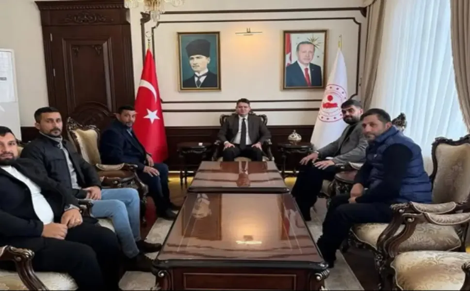 Turanlar dan Hendek Kaymakamı Gökpınar’a Ziyaret