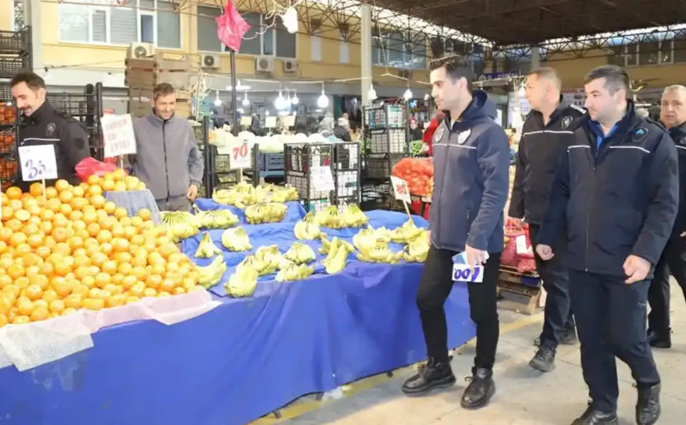 Salı Pazarında Hendek Zabıta Ekipleri Denetim Yaptı