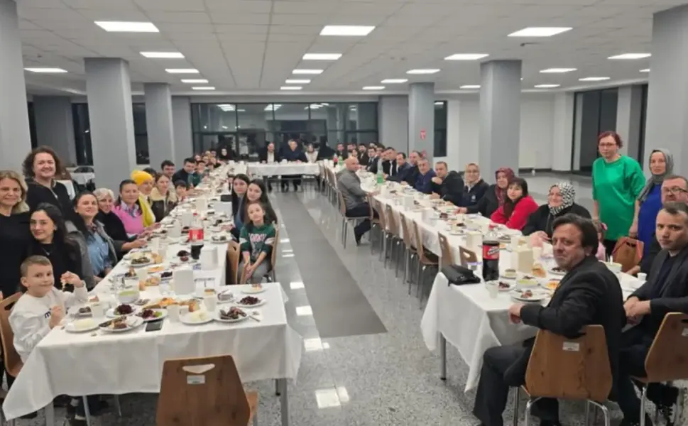 Hendek Meslek Yüksekokulu Ailesi Geleneksel Ramazan İftarında Bir Araya Geldi