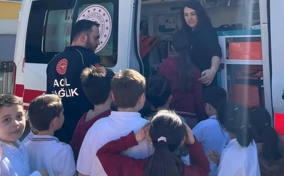 Hendek’te Miniklere Sağlık Bilinci Aşılanıyor