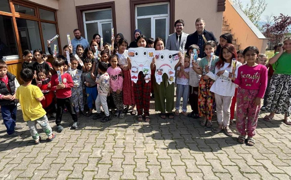 Dünya Romanlar Günü’nde Hendek’te anlamlı ziyaret