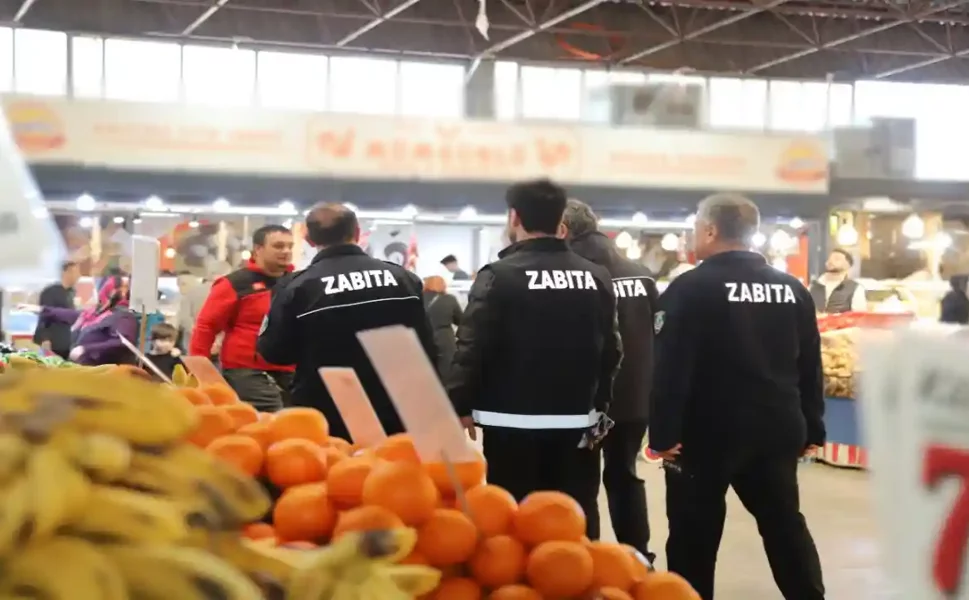 Hendek’te pazar yerinde denetimler sürüyor