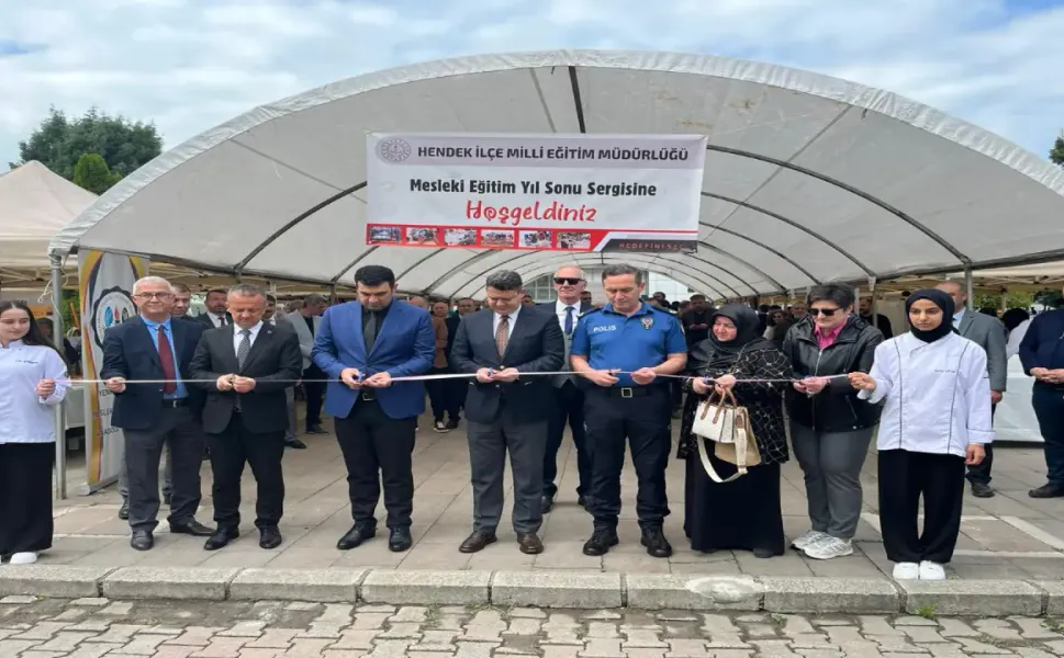 Hendek'te Mesleki Eğitim Yıl Sonu Sergisi Açıldı