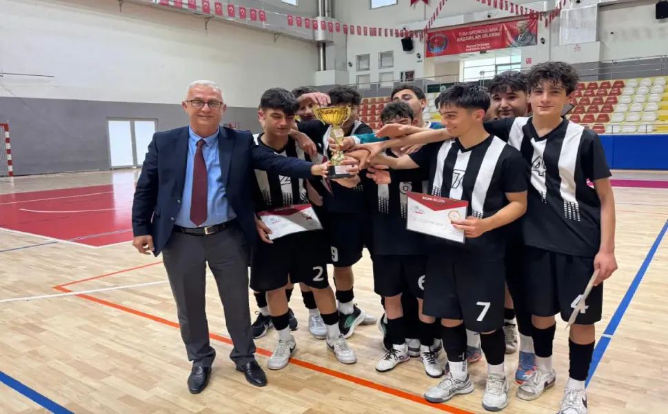 Hendek Genç Erkekler Futsal Turnuvasında Şampiyon Belli Oldu