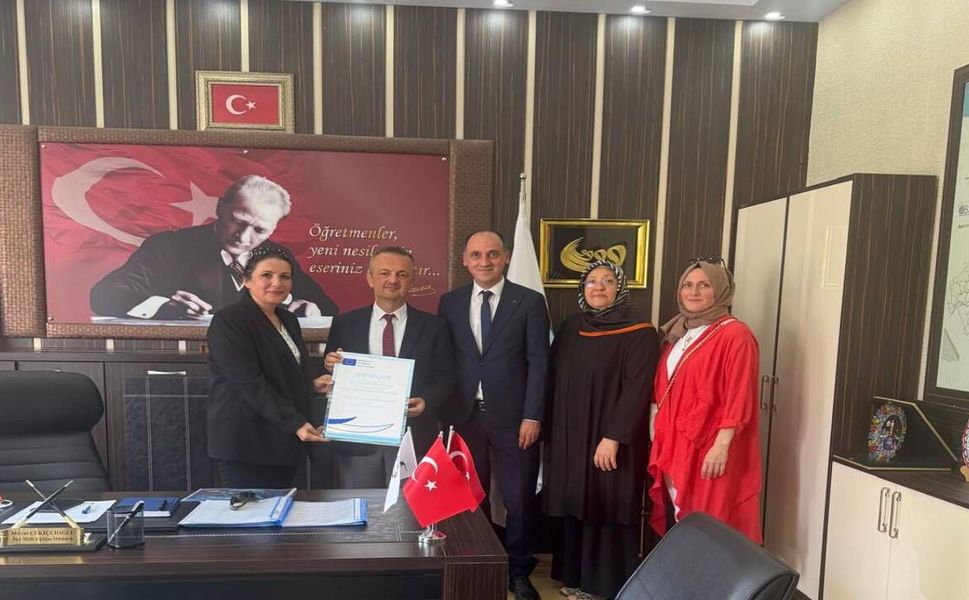 Hendek'te İlk İmge Okulları "Blue School" Etiketi Aldı